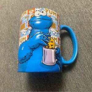 Vintage 2004 Gund Sesame Street 3D Cookie
Monster Mug 4.5” “Me Love To Dunk"